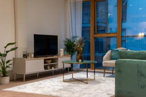 Cosy 2 Bed Apartment with Free Parking Included Sleeps 8